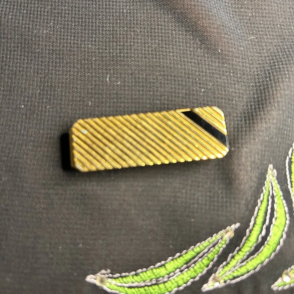 VTG Gold Tone Metal Money Clip, classic style. Unbranded